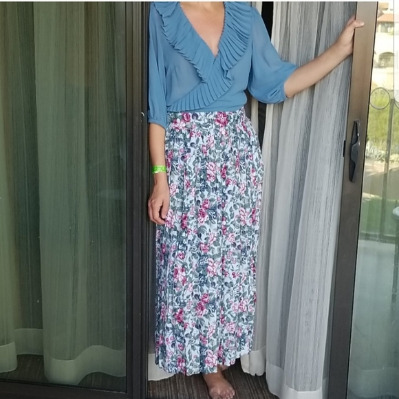 2 PC Set - Blue Shee Blouse & VTG Skirt - Picture 2 of 14